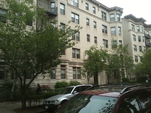 1111 Boylston St