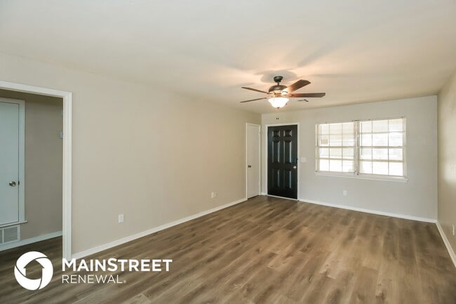 Photo - 207 Cherokee Dr