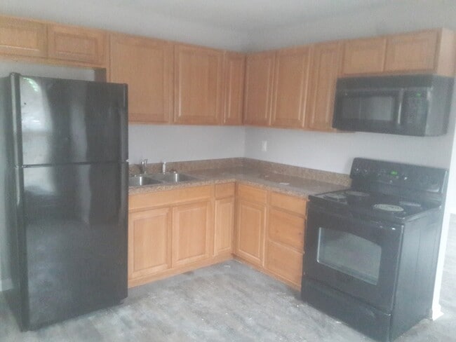 Photo - 3 Bedroom Brick Ranch in NW Charlotte