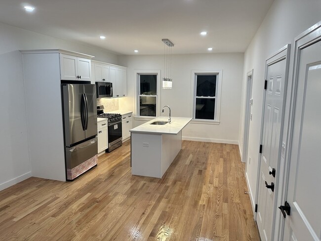 Photo - 82 Albertina St Unit 1