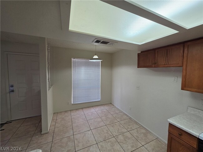 Photo - 4300 N Lamont St Unit 232