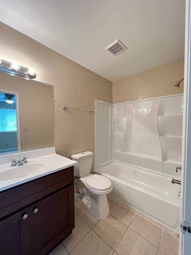 Photo - Newly refreshed 3BD/2BA duplex in Eagle Lake, TX