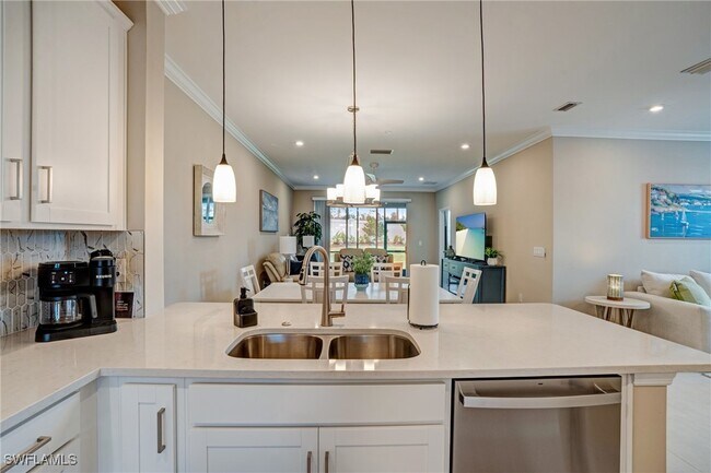 Building Photo - 11790 Venetian Lagoon Dr Unit 104