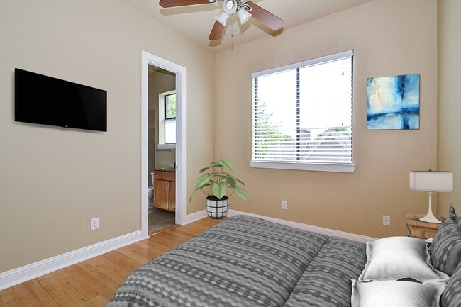 Photo - 5629 Longview St