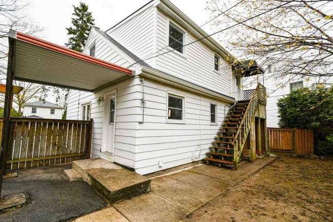 Building Photo - 310 Mason Ave Unit B