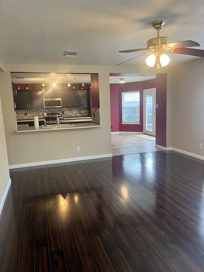 Photo - 78 Viking Oak