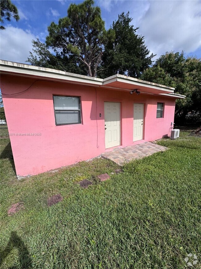 Building Photo - 17747 NW 18th Ave Unit #Back Rental