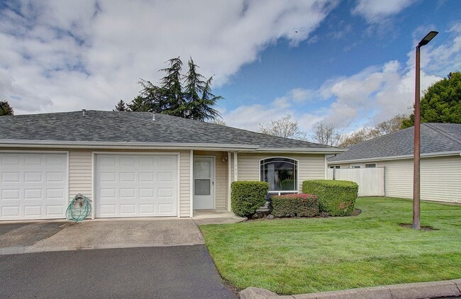 Photo - Beautiful Updated 2BR/2BA in 55+ Fisher Landing Community – Available Now! Unidad G12