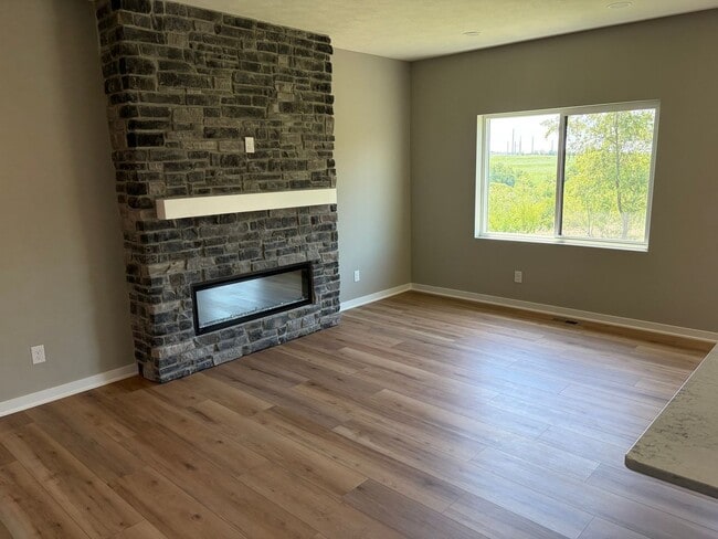 Photo - 14805 Willow St