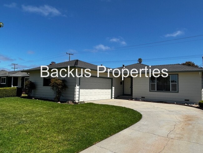 Building Photo - Wonderful three bedroom home in South Salinas