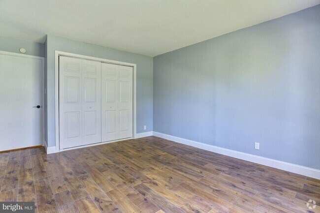 Building Photo - 114 Van Buren Rd Unit 8 Rental