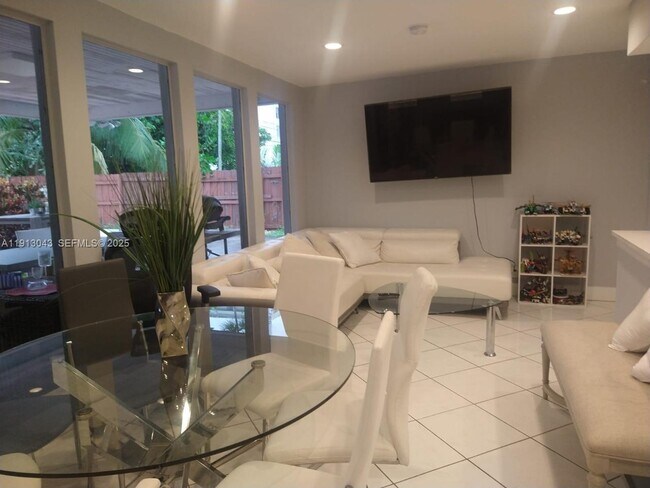 Photo - 5317 Harrison St