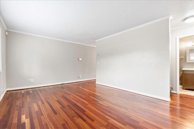 Photo - 2412 Peachwood Cir NE