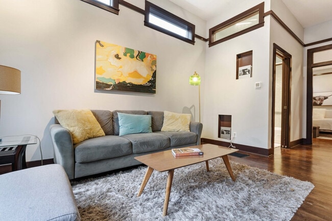 Photo - 1208 E Thomas St Unidad SI ID1324809P