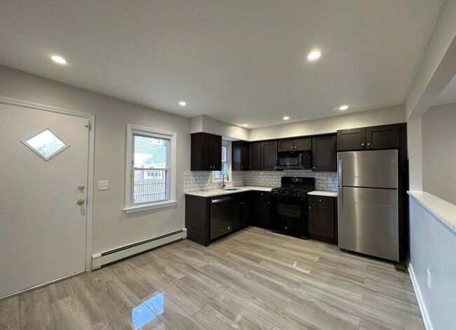 Photo - 32 Hazel St Unidad #1