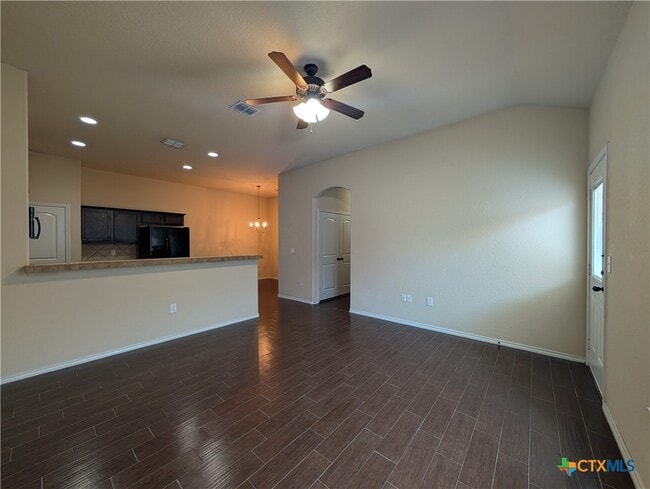 Photo - 660 Creekside Cir