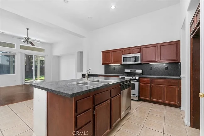 1673 Jade Moon Ln