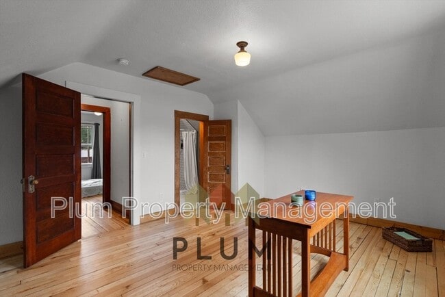 Photo - 208 Cedar St