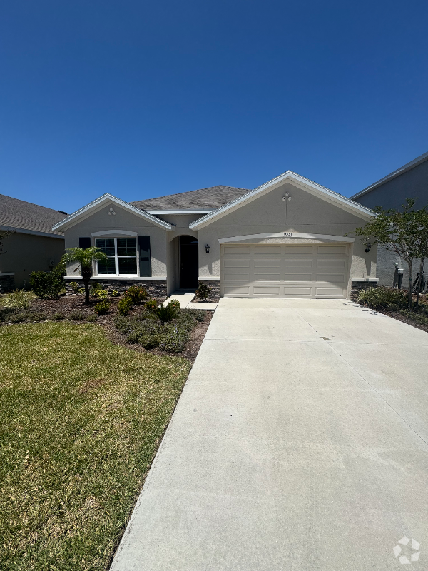 Building Photo - 17223 Reserva Dr Rental