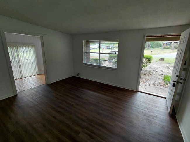 Photo - 2412 Almond Dr