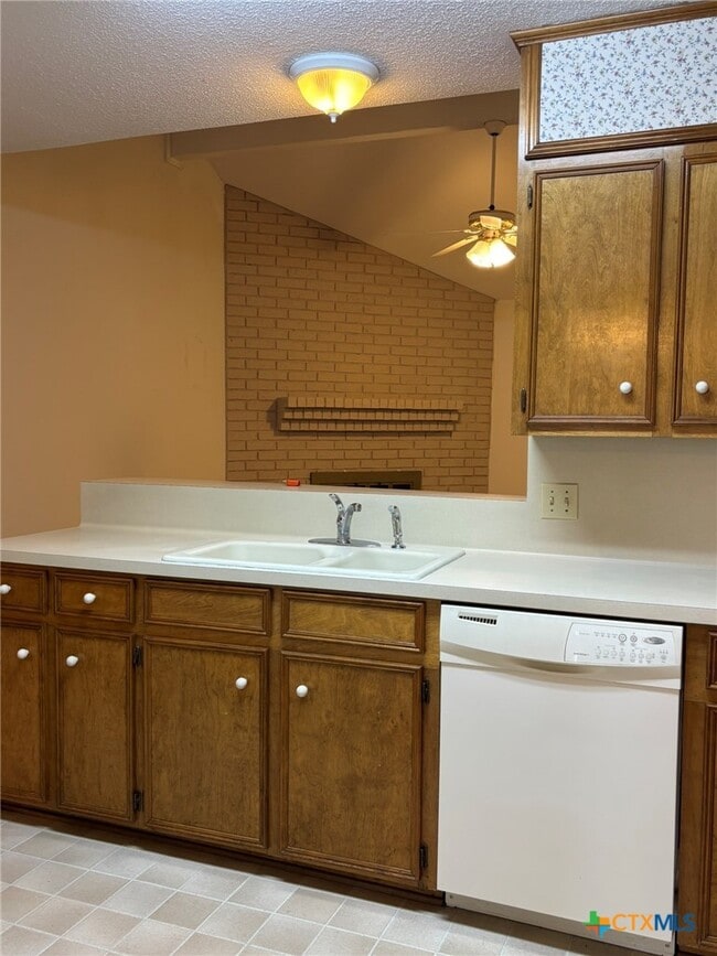 Photo - 417 Ivanhoe Dr