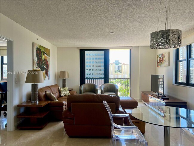 Photo - 651 Okeechobee Blvd Unit 811