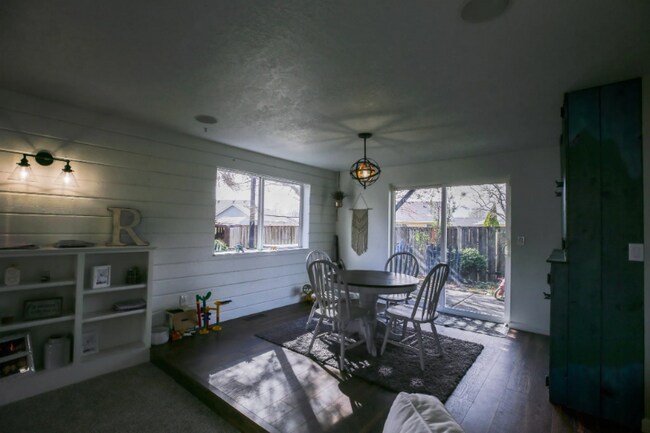 Photo - 1555 SW Gilson Ct