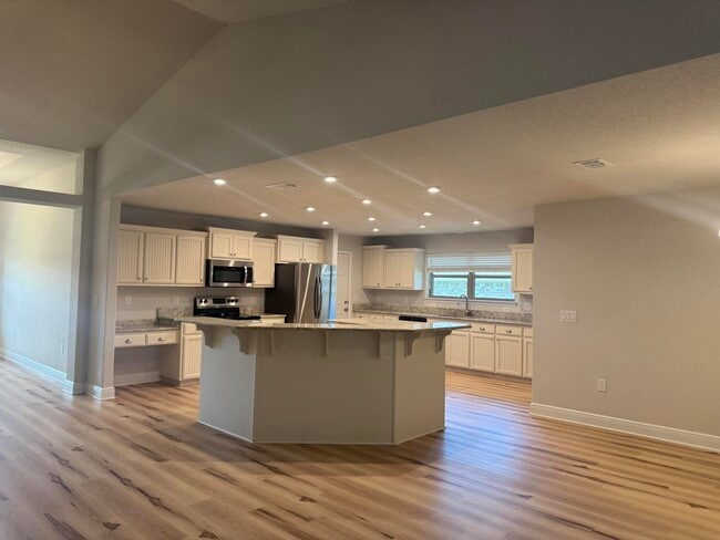 Photo - 2018 Broad St