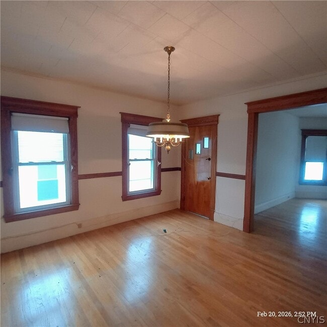 Photo - 421 Ulster St