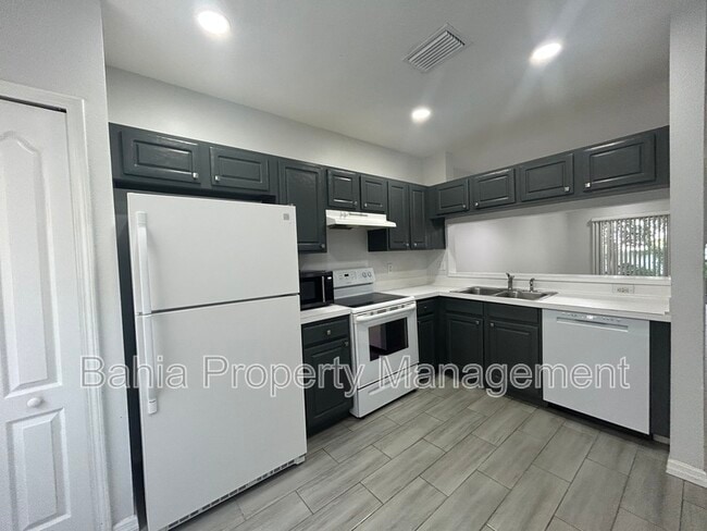 Photo - 2320 Lake Woodberry Cir