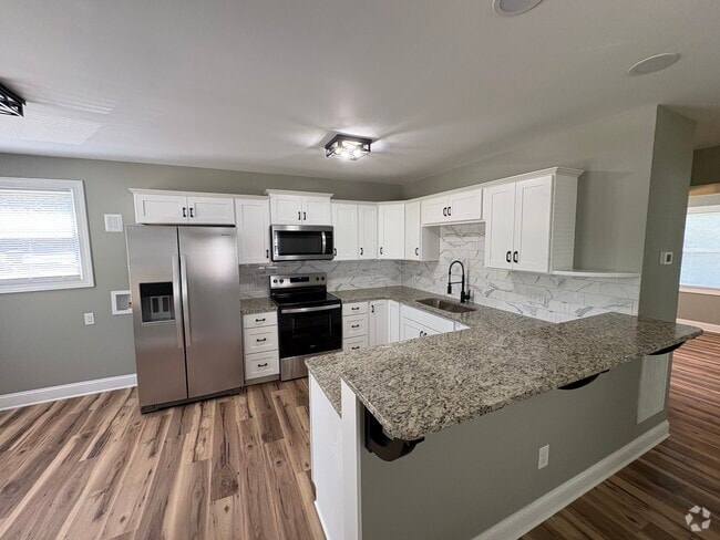 Building Photo - 2721 Robin Hood Dr Rental