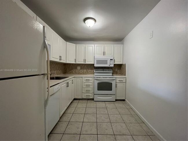 Photo - 4334 NW 9th Ave Condominio Unidad 9-2H