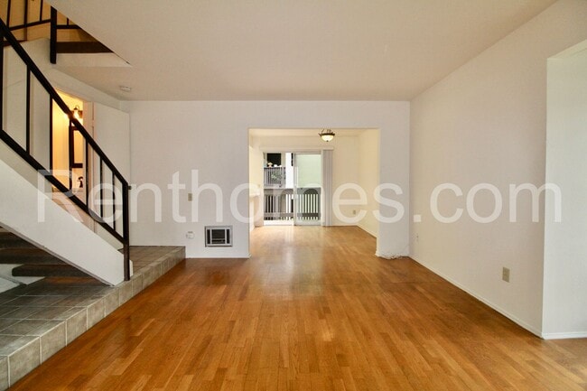 Photo - 7958 Mission Center Ct