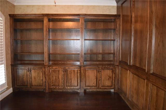 Photo - 115 Oakwood Ln