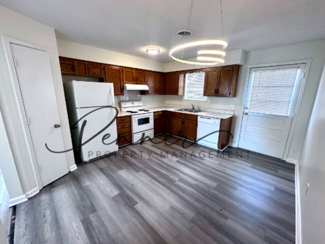 Building Photo - 3808-C SW 8th Ter Rental