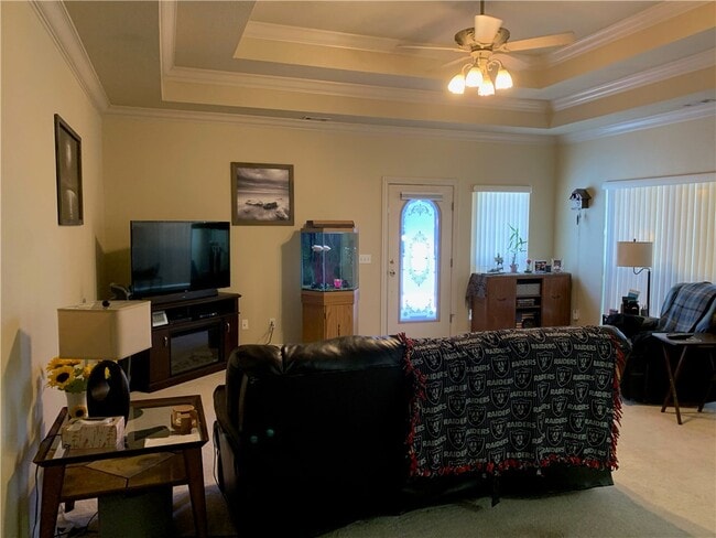 Photo - 746 Larkspur Ln