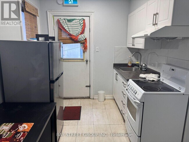 Photo - 189 Dundas St W Unit 2nd Flr