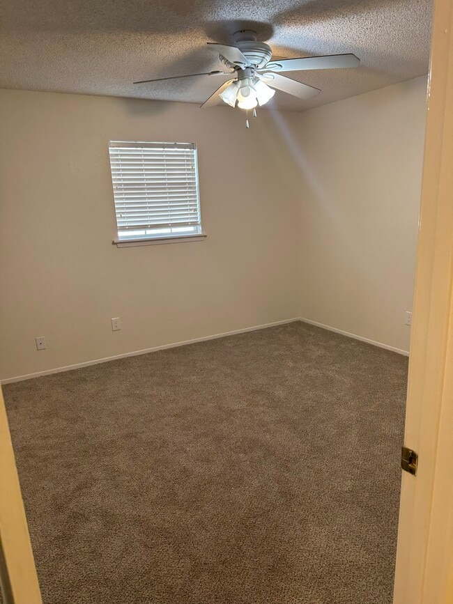 Photo - 1606 Nolan St Casa