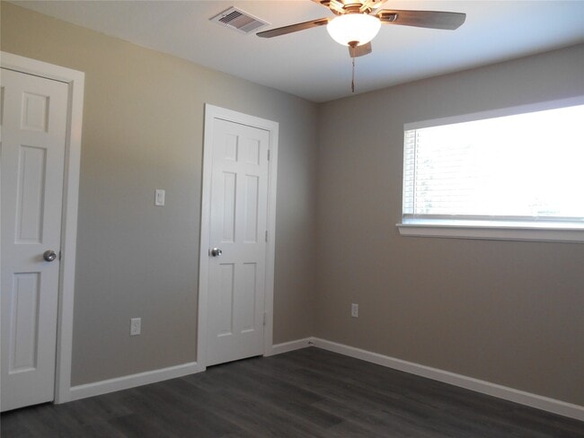 Photo - 1547 Greenfield Rd