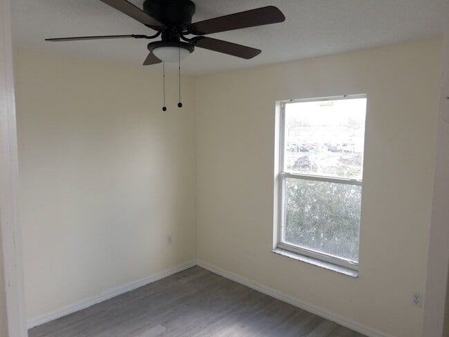 Photo - 271 Hart Ln Unit 4