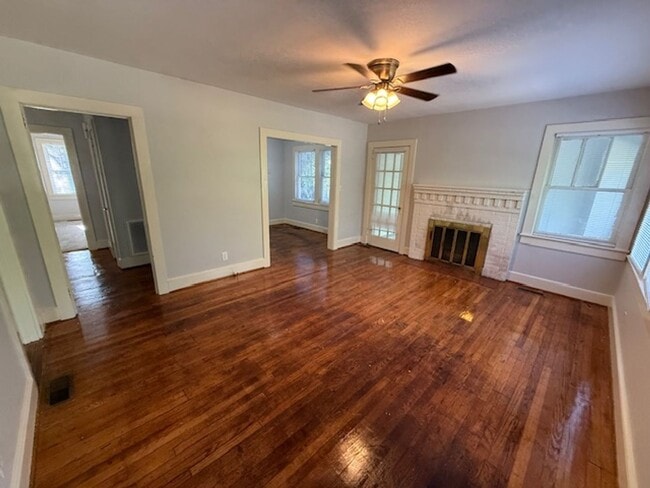 Photo - 503 Tyler St