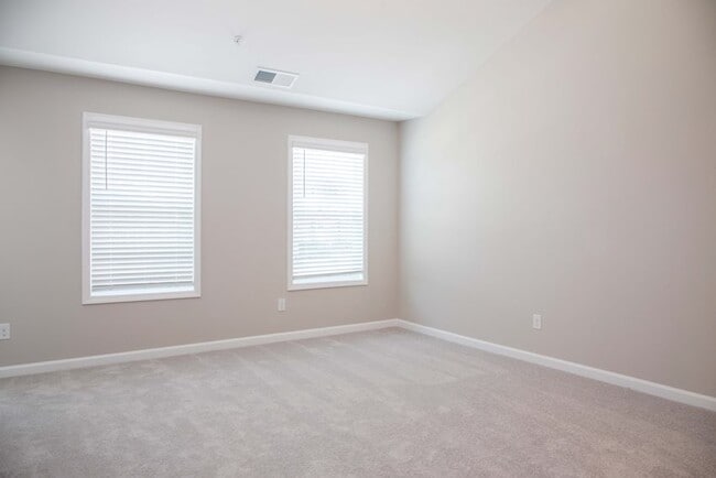 Photo - 1210 Foxcroft Ln