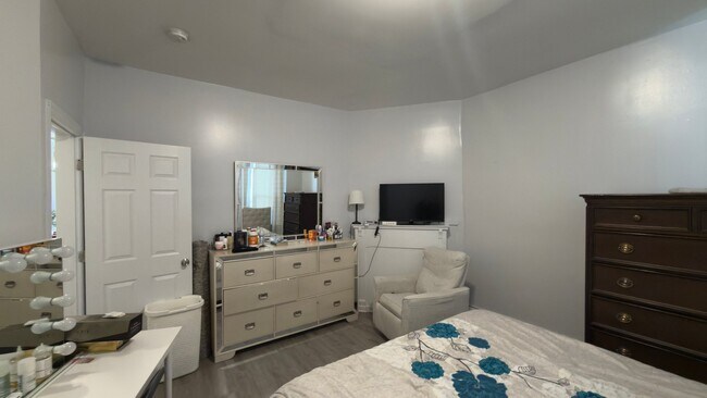 Photo - 488 S 11th St Unidad 1