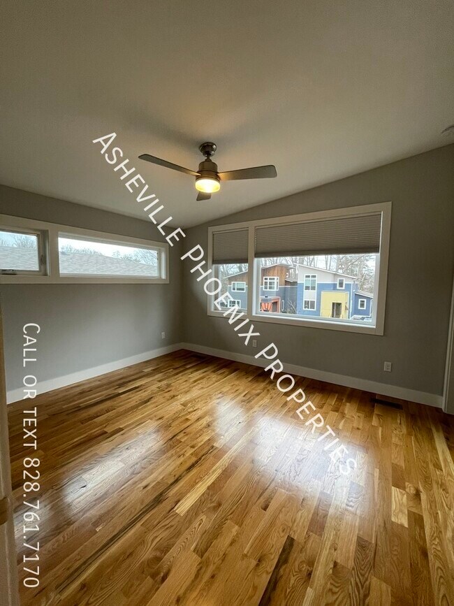 Photo - 18 Mauricet Ln House