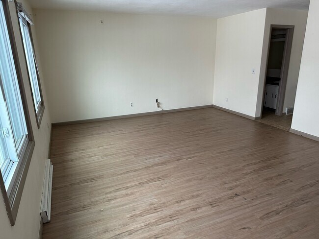 Living Room - 1041 N Bristol St Unit 1041