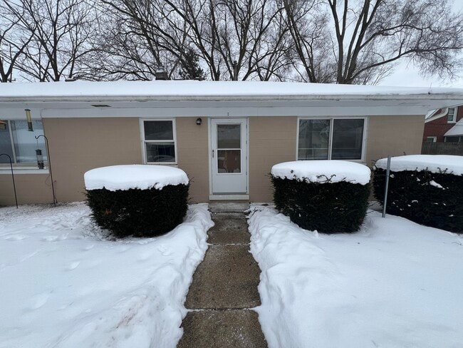 Building Photo - 7944 Grand St Unit 1