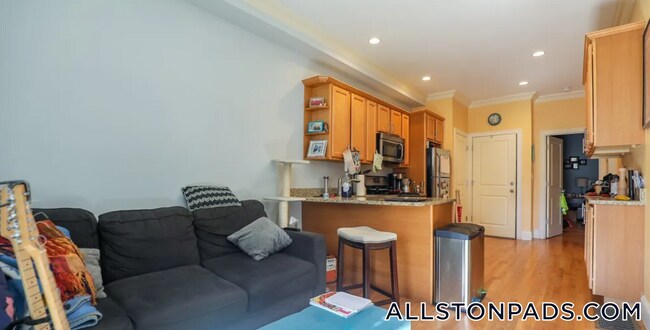 Photo - 27 Lothrop St Unidad 2