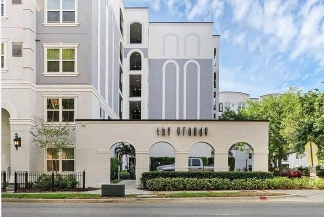Building Photo - 300 E South St Unit 3011 Rental