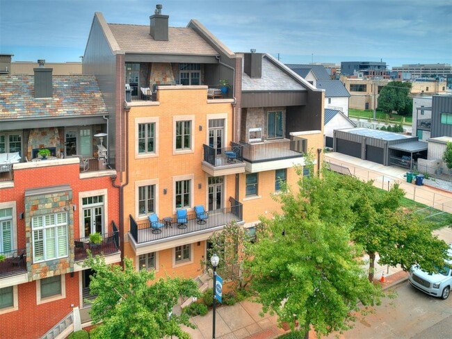 Photo - 115 NE 3rd St