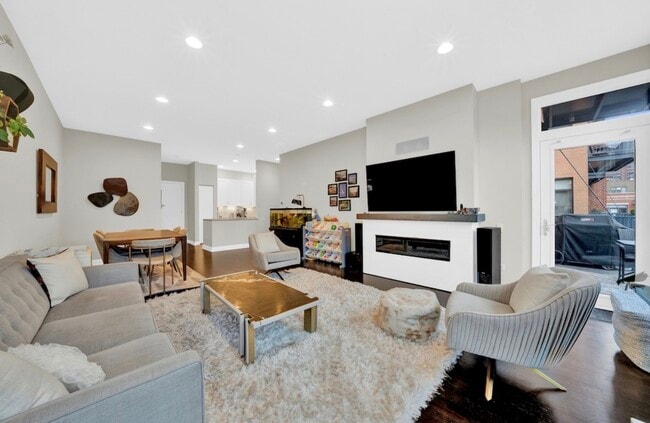 Photo - 550 W Fulton St Unit 403